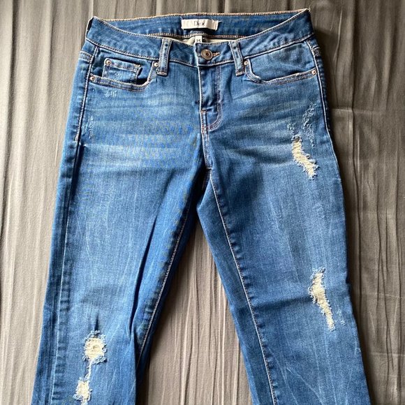 Dex Ripped Jeans - Picture 1 of 2